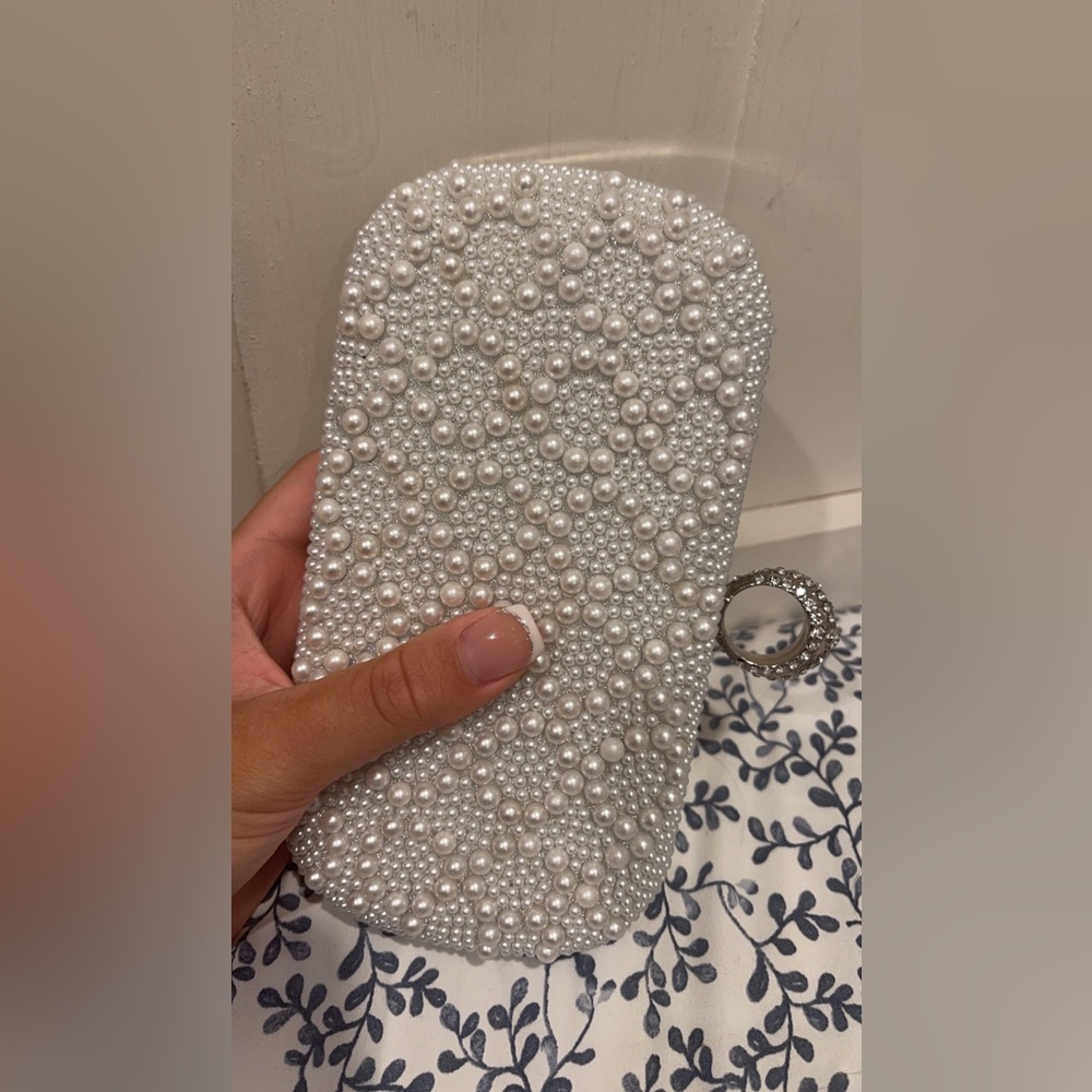 pearl special occasion pouch